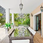 Vista Bella In Ruhiger Villengegend Mit Meerblick Βίλα