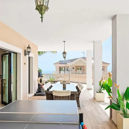 Vista Bella In Ruhiger Villengegend Mit Meerblick *