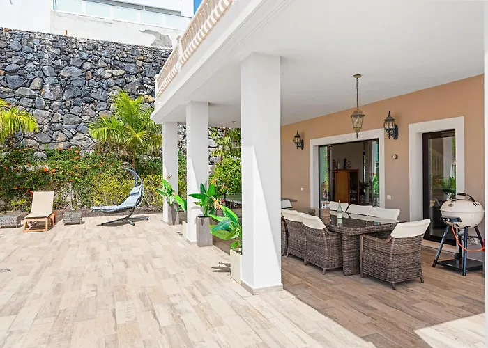 Villa Vista Bella In Ruhiger Villengegend Mit Meerblick *