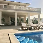 Vista Bella In Ruhiger Villengegend Mit Meerblick Villa *