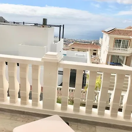 Vista Bella In Ruhiger Villengegend Mit Meerblick Costa Adeje (Tenerife)