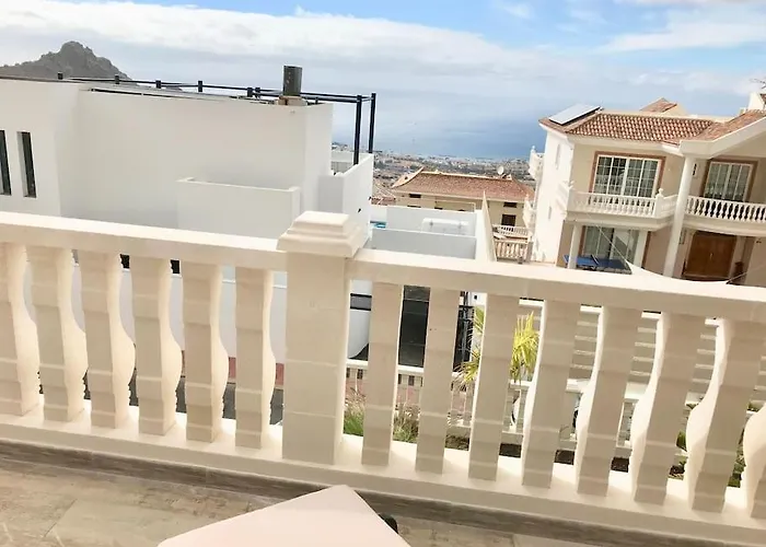 Vista Bella In Ruhiger Villengegend Mit Meerblick Costa Adeje (Tenerife)