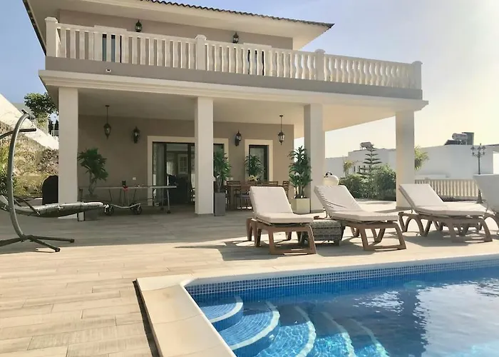 Vista Bella In Ruhiger Villengegend Mit Meerblick Βίλα *