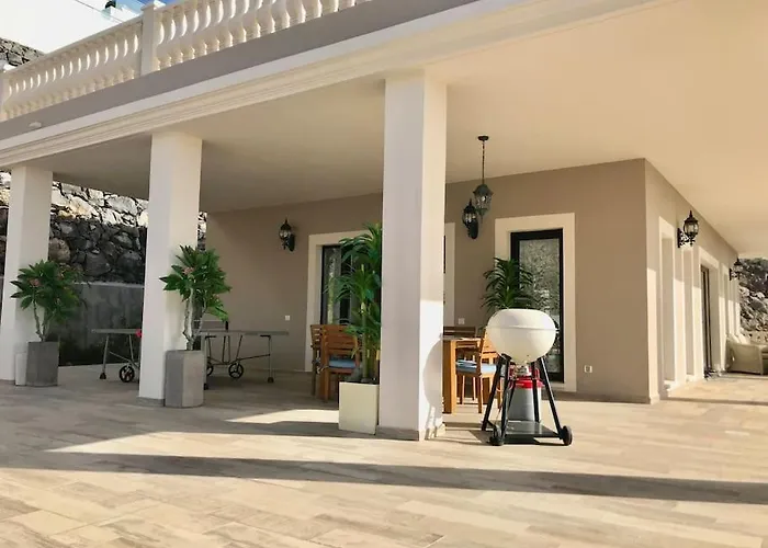 Vista Bella In Ruhiger Villengegend Mit Meerblick Costa Adeje (Tenerife)