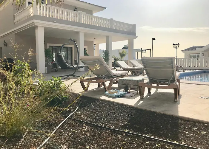 Villa Vista Bella In Ruhiger Villengegend Mit Meerblick *