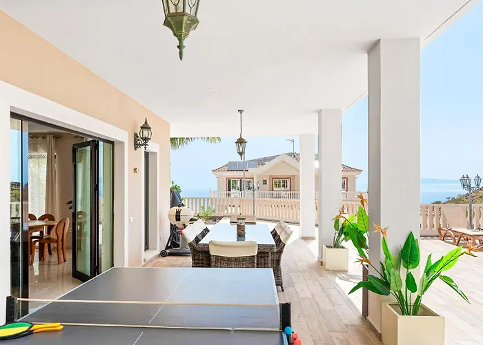 Vista Bella In Ruhiger Villengegend Mit Meerblick *