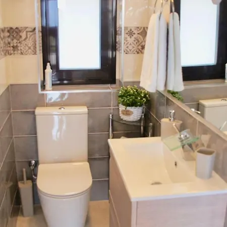 Villa Vista Bella In Ruhiger Villengegend Mit Meerblick *