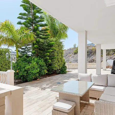 Vista Bella In Ruhiger Villengegend Mit Meerblick *