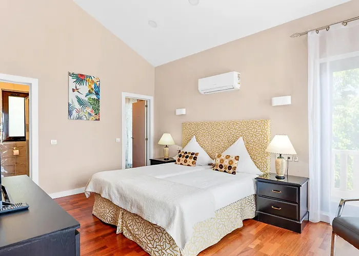 Vista Bella In Ruhiger Villengegend Mit Meerblick Costa Adeje (Tenerife)